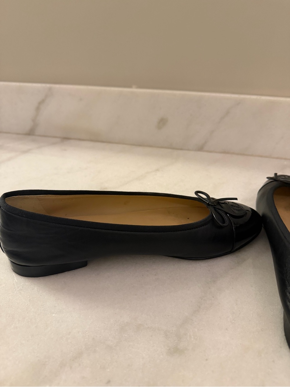 CHANEL Black Leather Ballet Flats with Patent Cap Toe and Bow - Picture 8 of 11